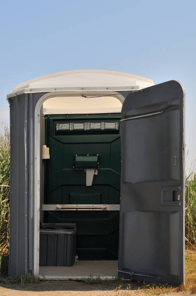 Porta potty delivery and setup in Dearborn, MI